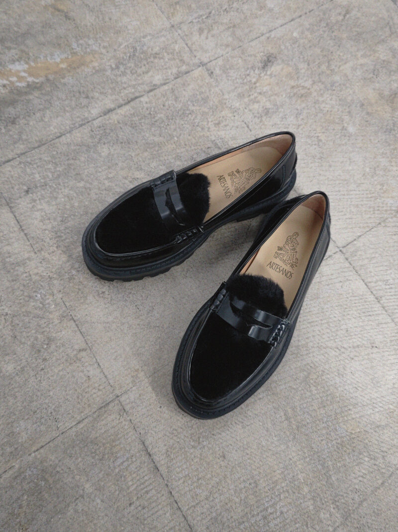 ARTESANOS Fur Loafers