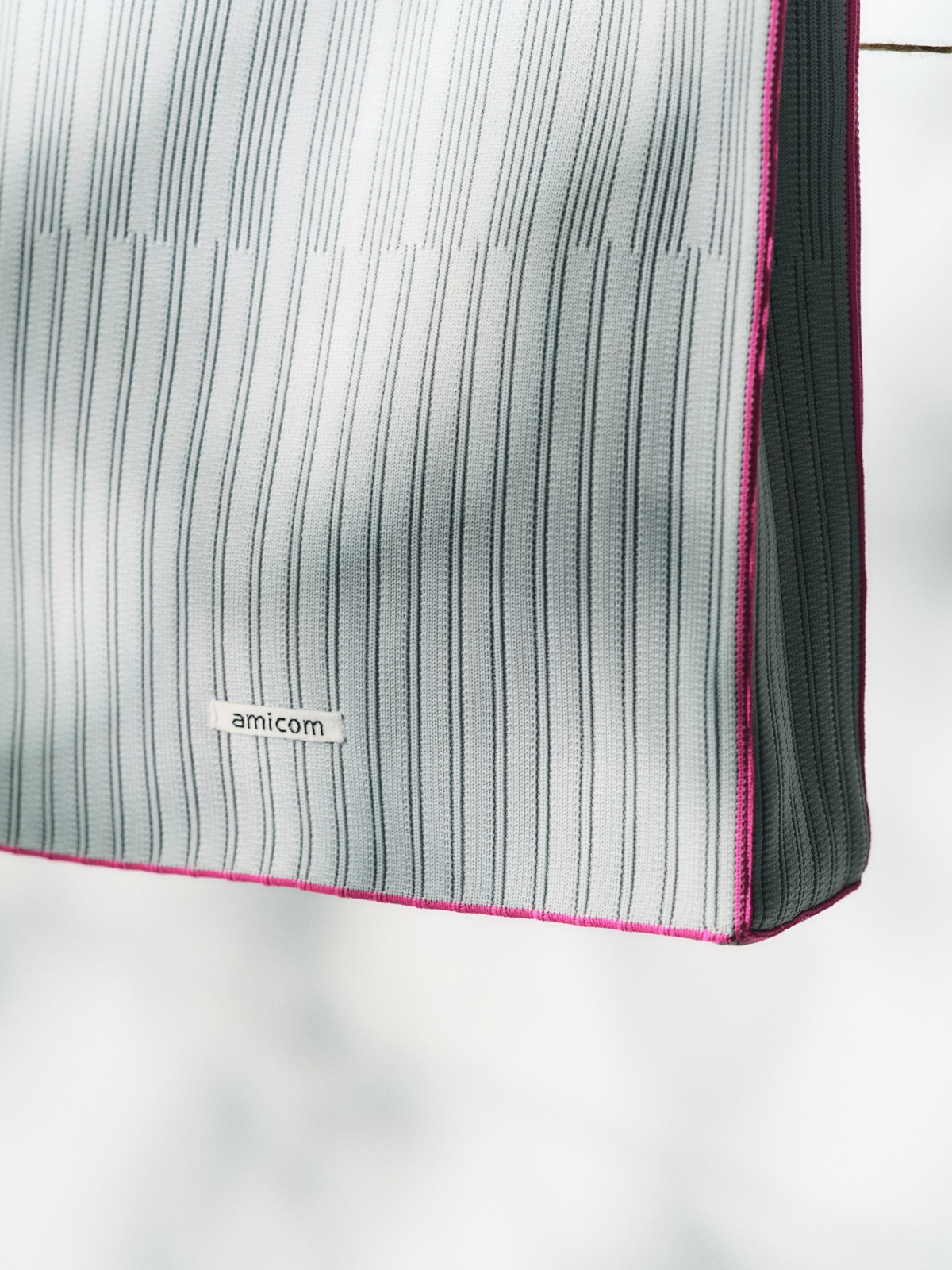 OUTER LINE COLOR TOTE BAG